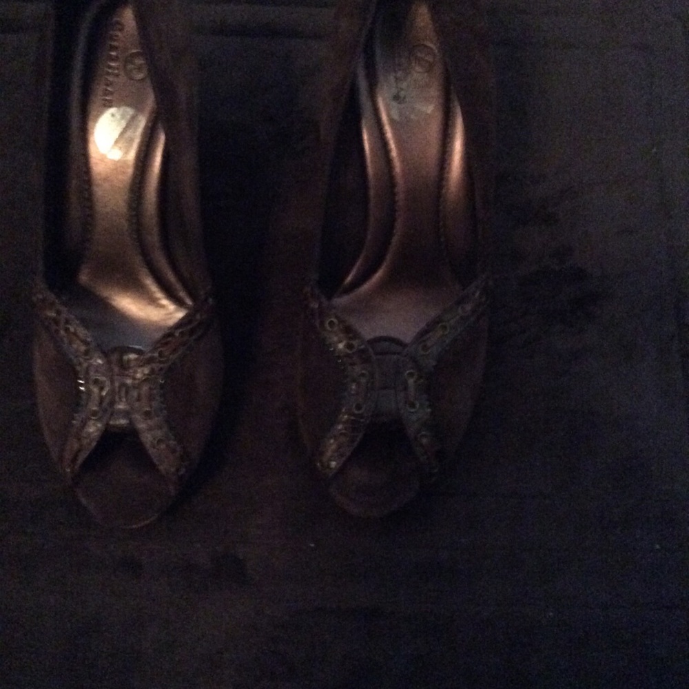 Shoes - Picture 5 of 5